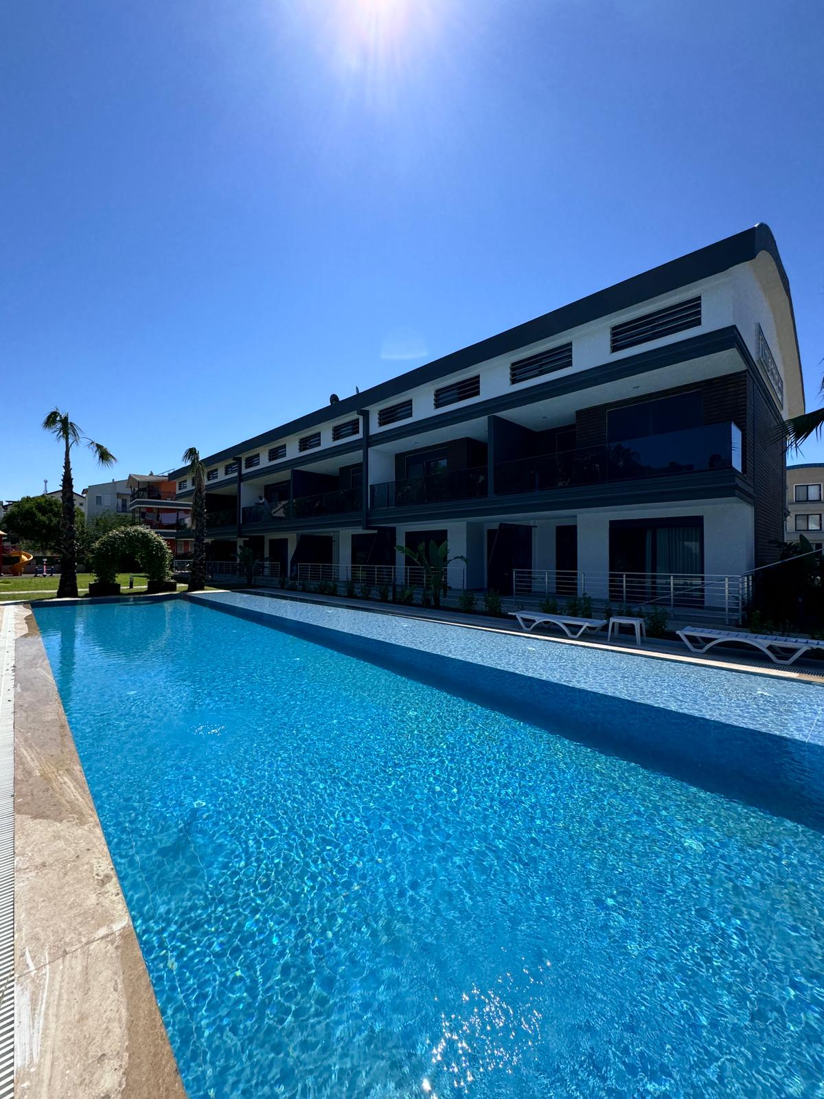 Modernes 3+1 Duplex in Side mit großem Pool